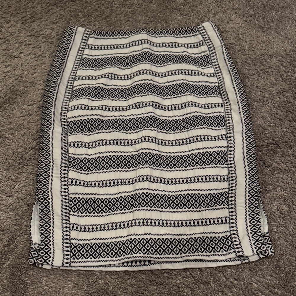 Loft Outlet Black and White Patterned Pencil Skirt Size 00P